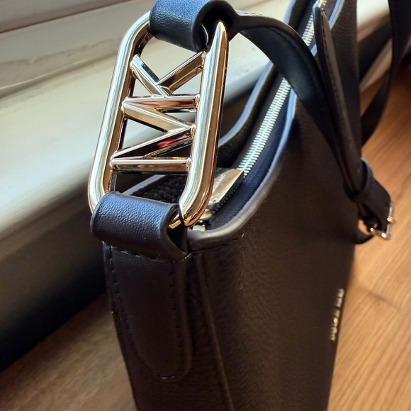 Michael Kors Brown Pebbled Shoulder Bag - Picture 2 of 15